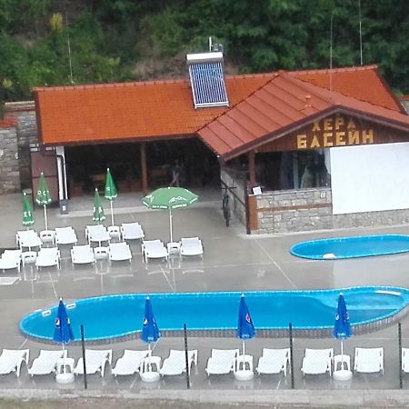 Hera Guest House Chiflik Esterno foto