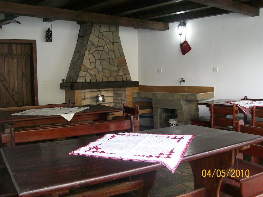 Hera Guest House Chiflik Esterno foto