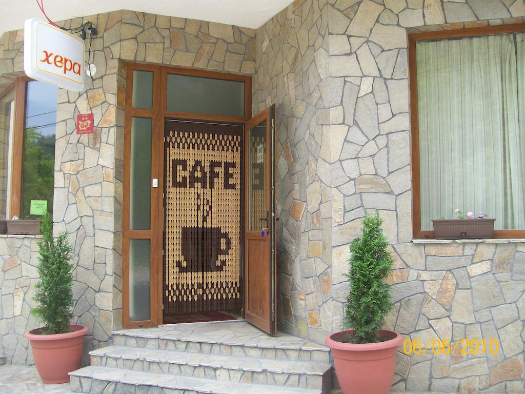Hera Guest House Chiflik Esterno foto