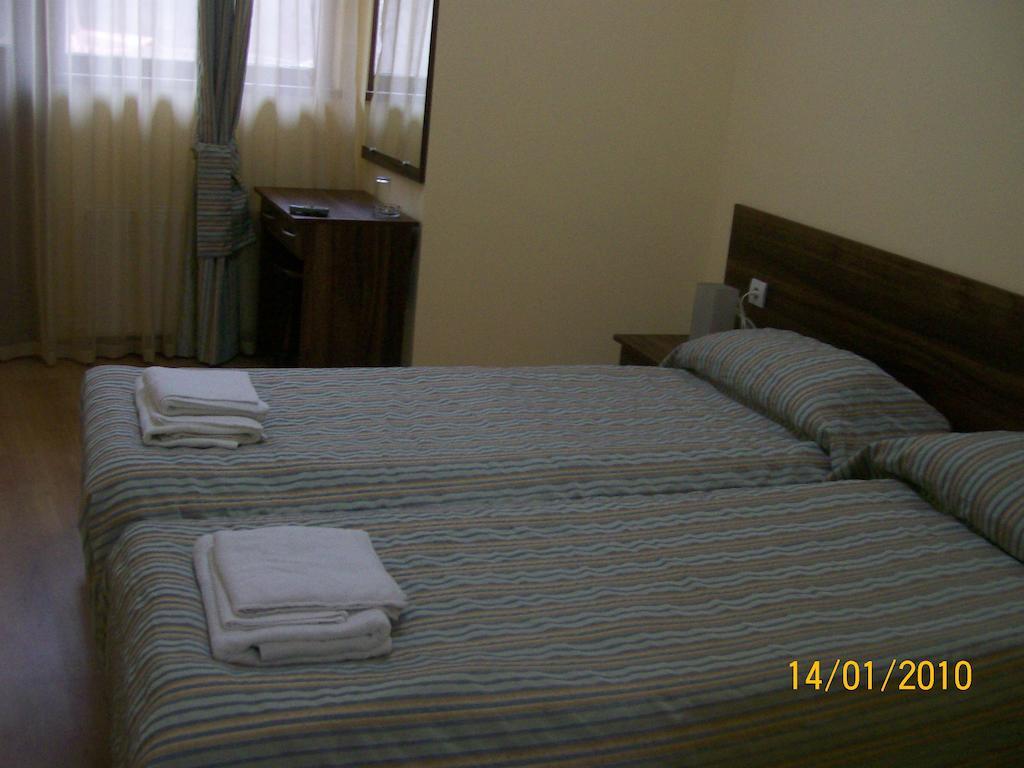 Hera Guest House Chiflik Camera foto