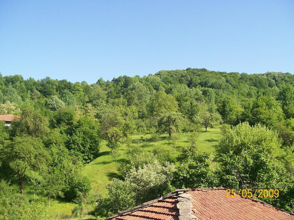 Hera Guest House Chiflik Esterno foto