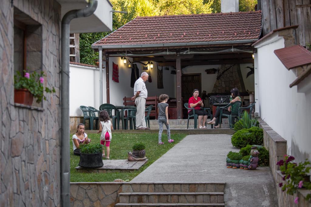Hera Guest House Chiflik Esterno foto