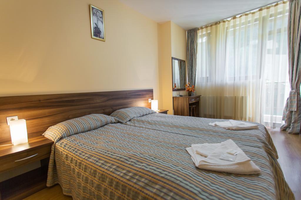 Hera Guest House Chiflik Esterno foto