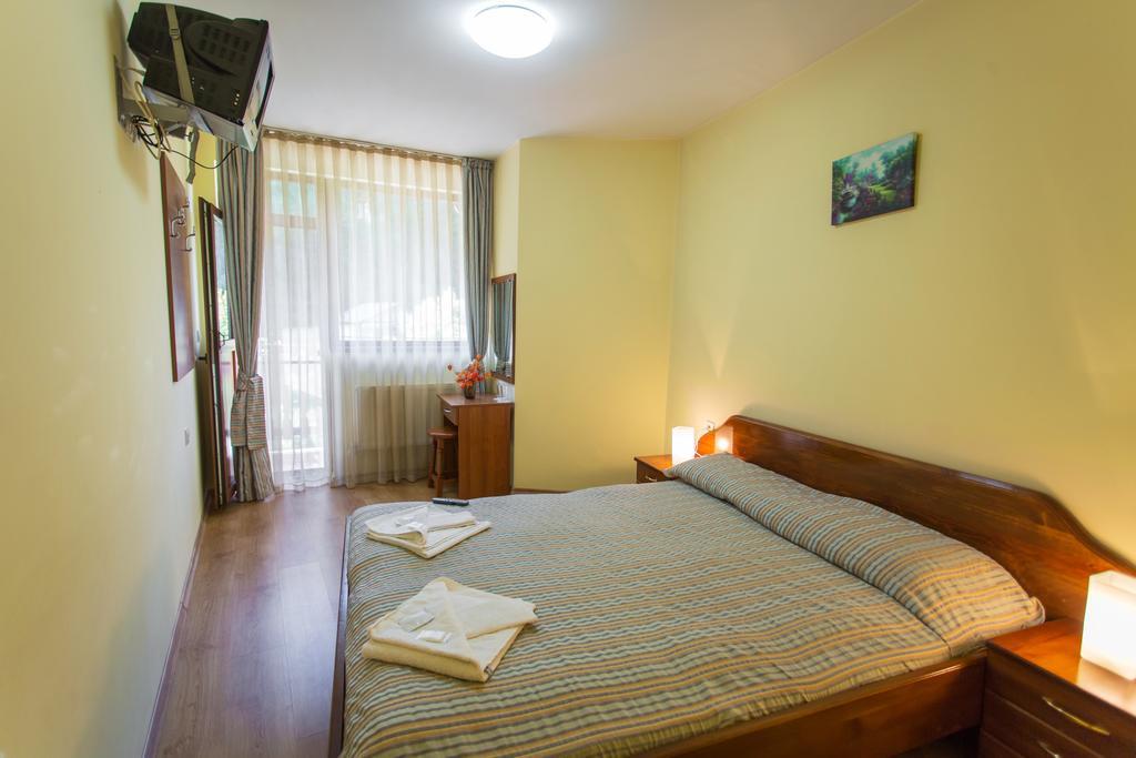Hera Guest House Chiflik Esterno foto