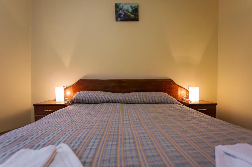 Hera Guest House Chiflik Esterno foto