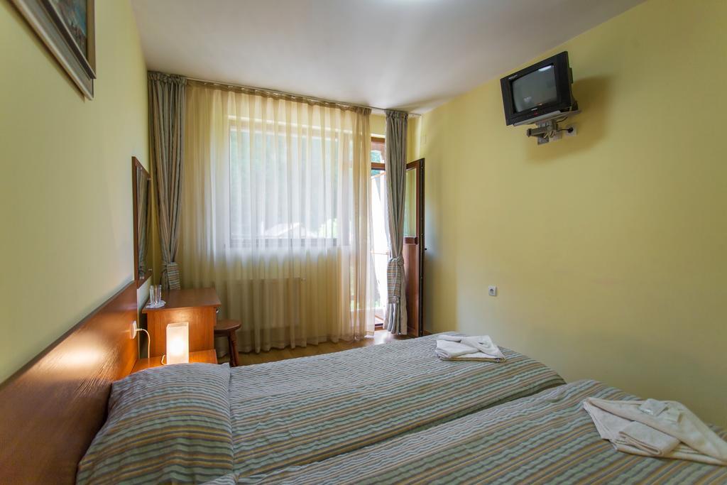 Hera Guest House Chiflik Esterno foto