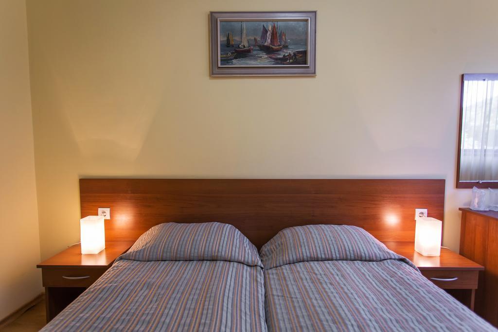 Hera Guest House Chiflik Esterno foto