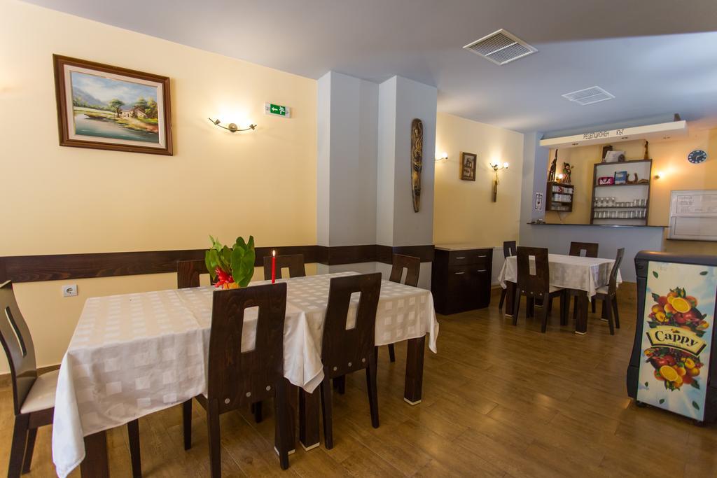 Hera Guest House Chiflik Esterno foto