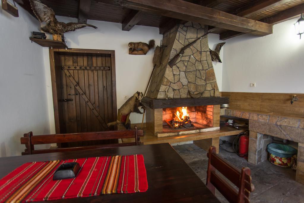 Hera Guest House Chiflik Esterno foto